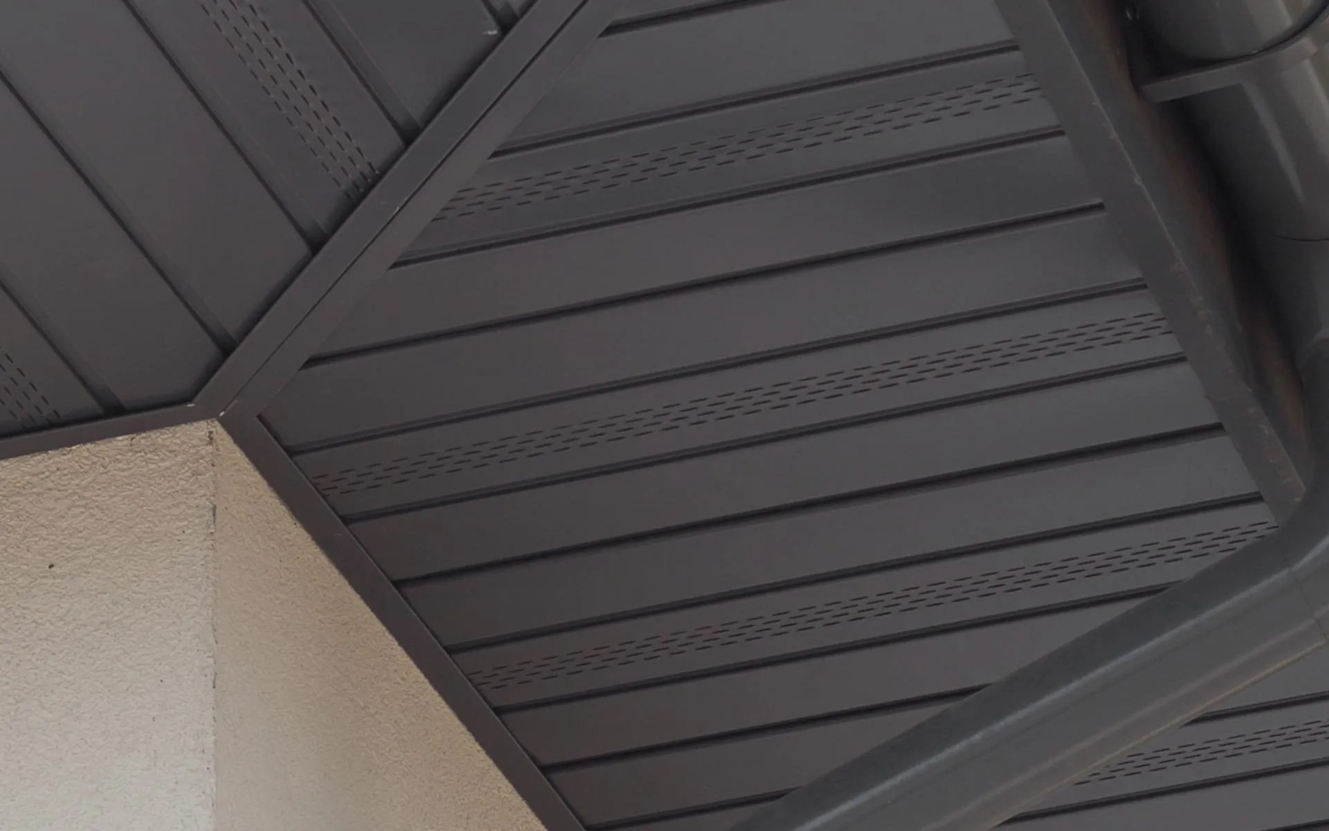 podbitka-dachowa-soffit-zblizenie.tmb-1920v